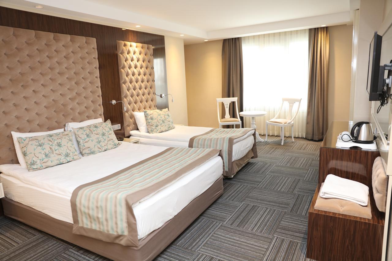 Gold Hotel